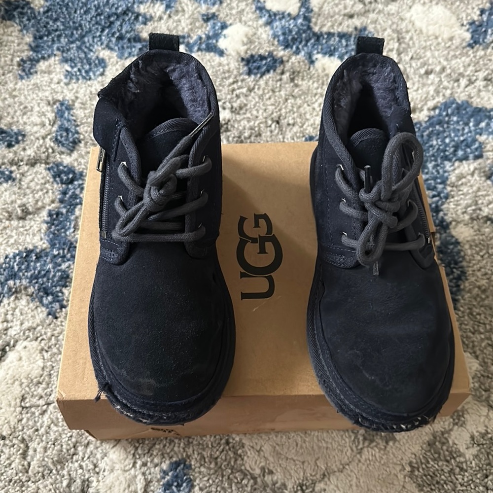 Ugg Neumel Zip Kids Size 3